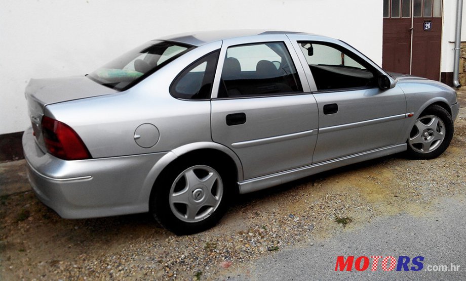 1999' Opel Vectra photo #1
