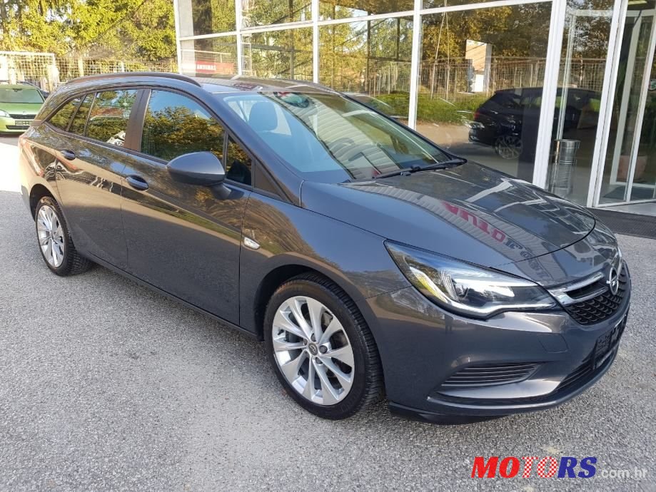 2016' Opel Astra Karavan photo #2