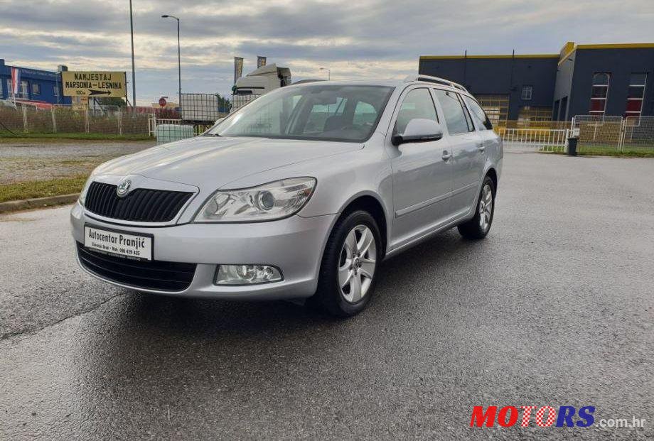 2010' Skoda Octavia Combi 1,6 Tdi photo #1