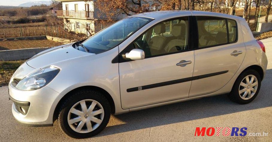2008' Renault Clio 1,5 Dci photo #1