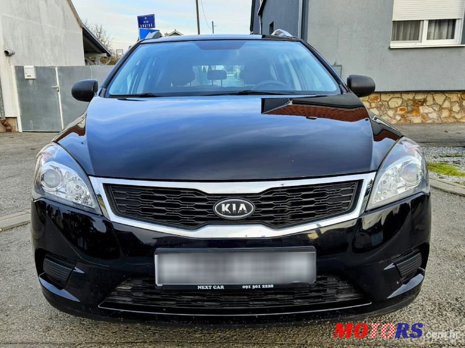 2010' Kia Ceed Sportswagon photo #2