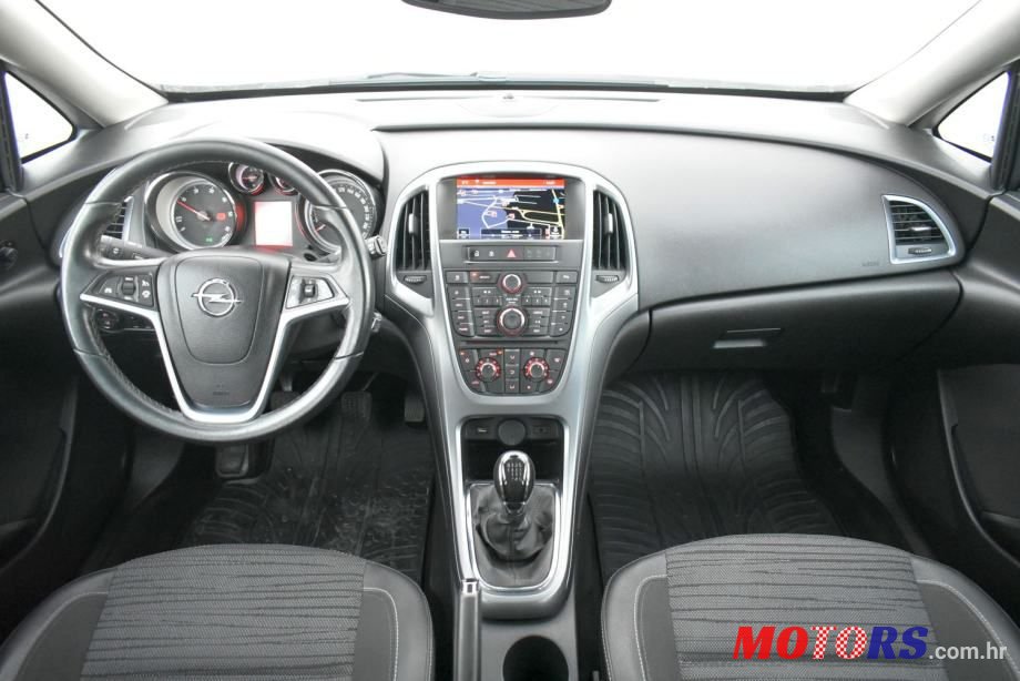 2015' Opel Astra 1,6 Cdti photo #2