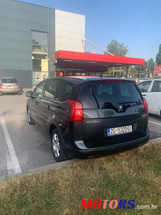 2013' Peugeot 5008 photo #4