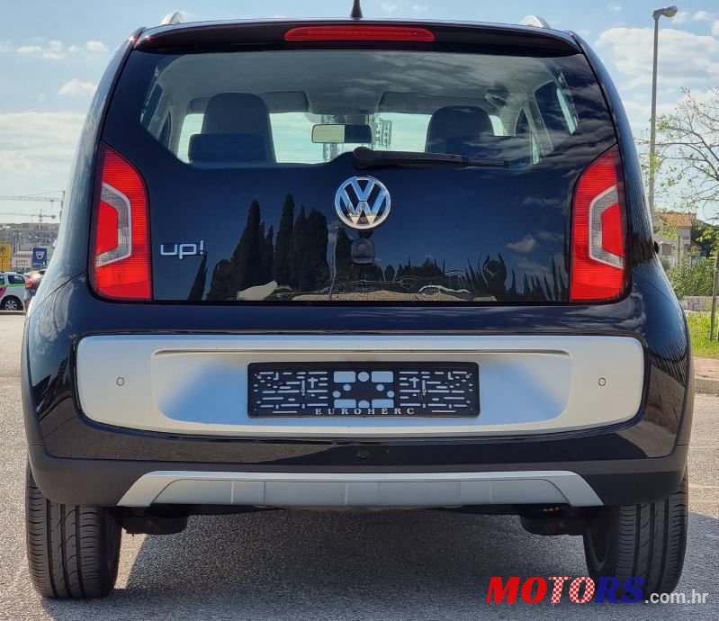 2013' Volkswagen Up! Cross Up! photo #6