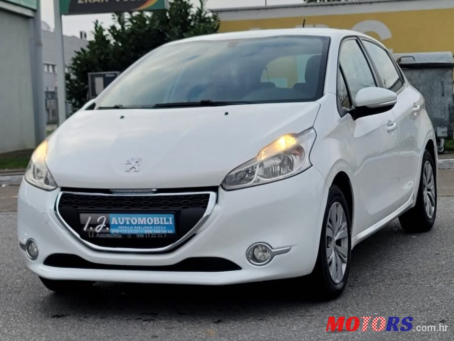 2015' Peugeot 208 photo #3