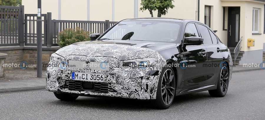 2022 BMW 3 Series Facelift Spied In M340i Guise With New Screen Setup