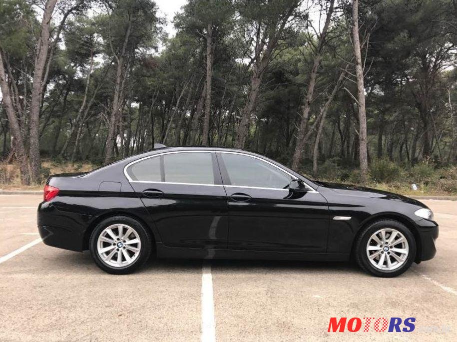 2013' BMW 5 Series 520D photo #3