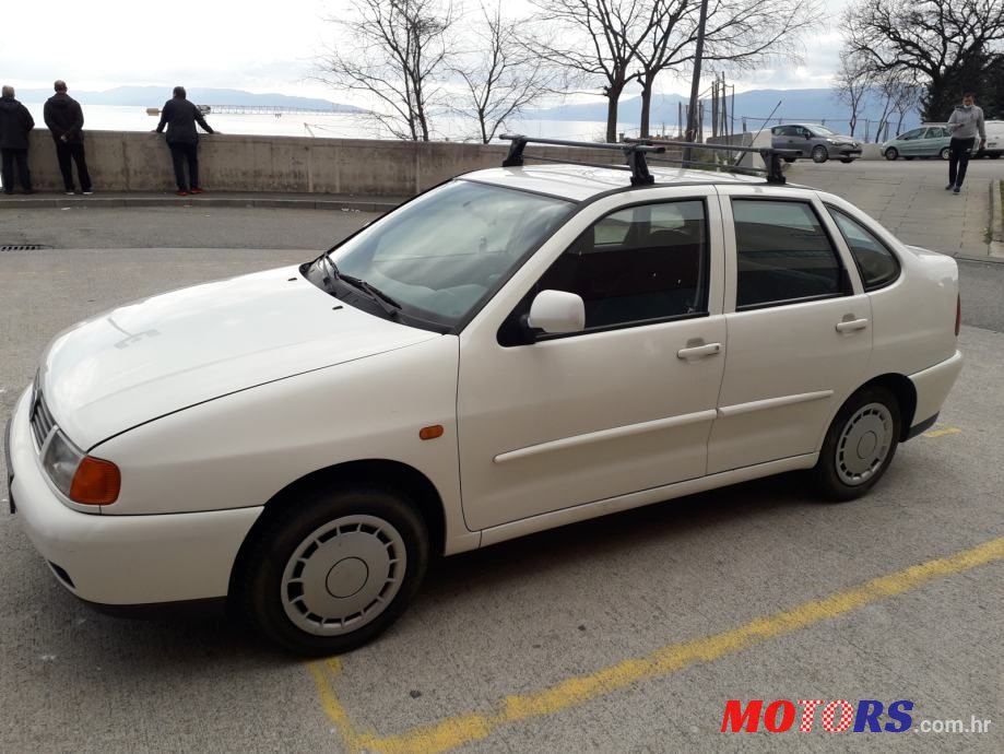 1997' Volkswagen Polo Classic photo #4