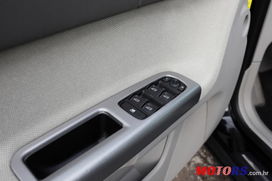 2008' Volvo V50 2,0 D photo #4