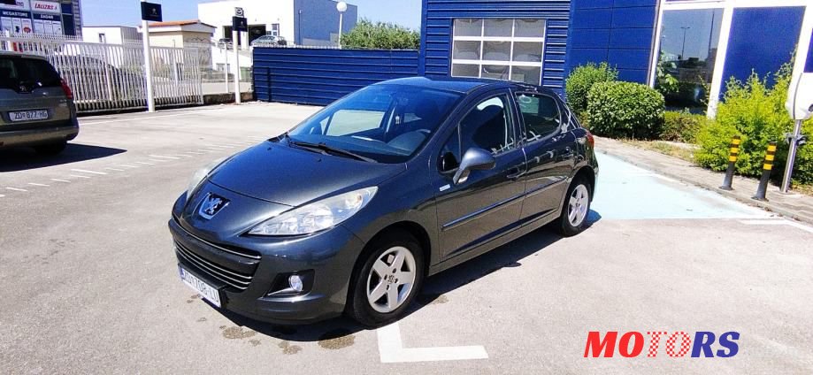 2010' Peugeot 207 1,4 Vti photo #3