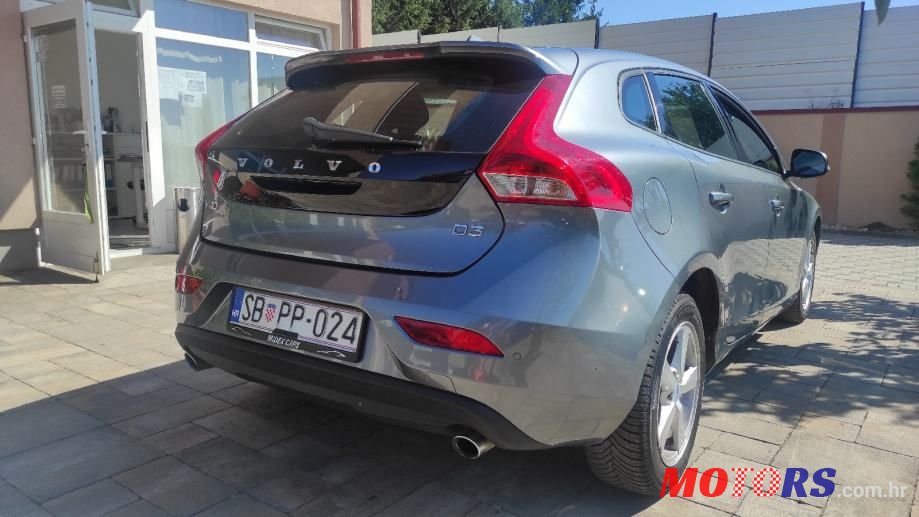 2016' Volvo V40 D3 photo #5