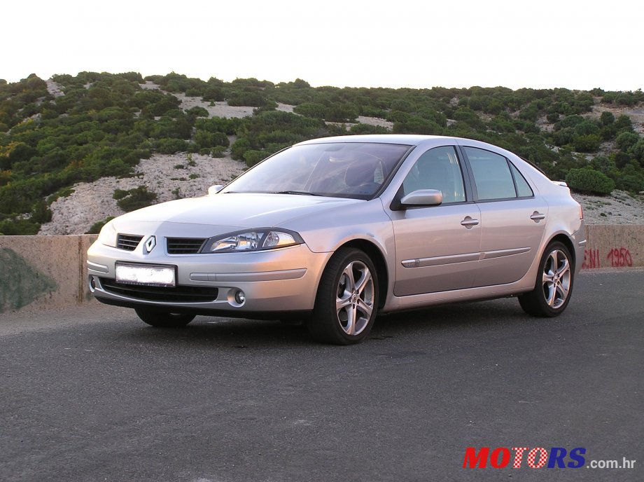 2005' Renault Laguna photo #1