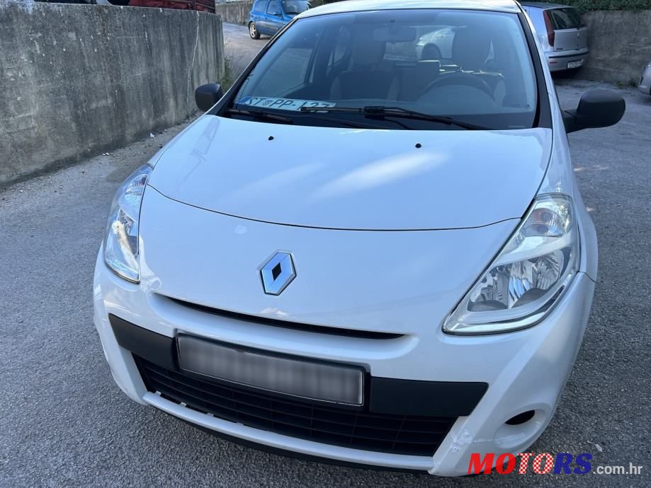 2010' Renault Clio photo #1