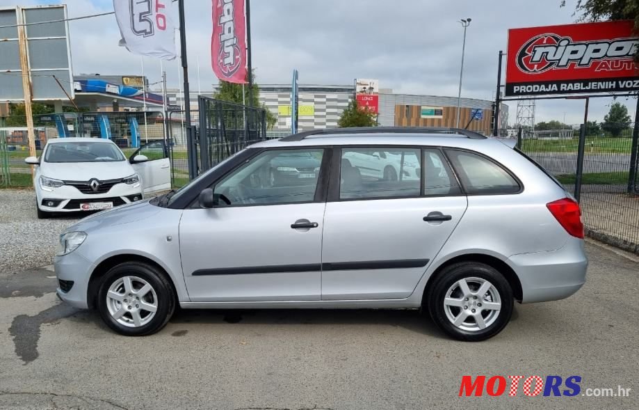 2012' Skoda Fabia Combi photo #3