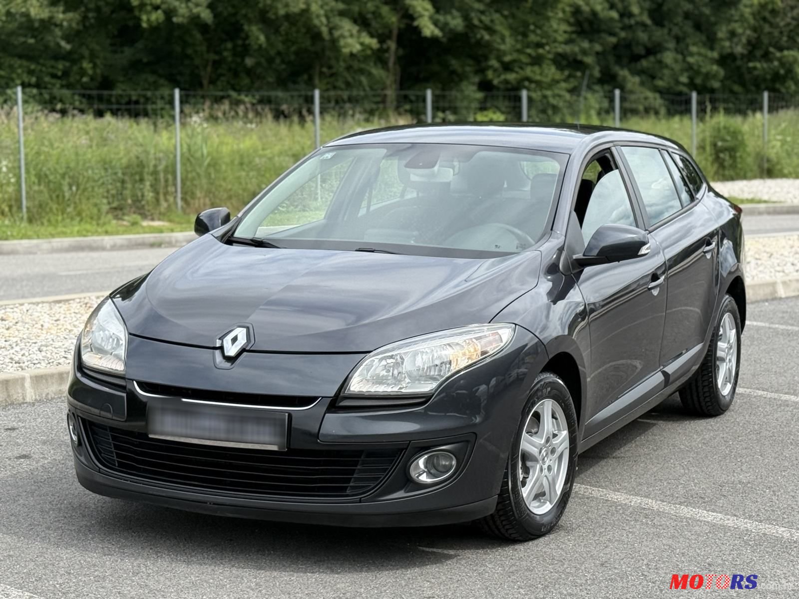 2012' Renault Megane Grandtour photo #5