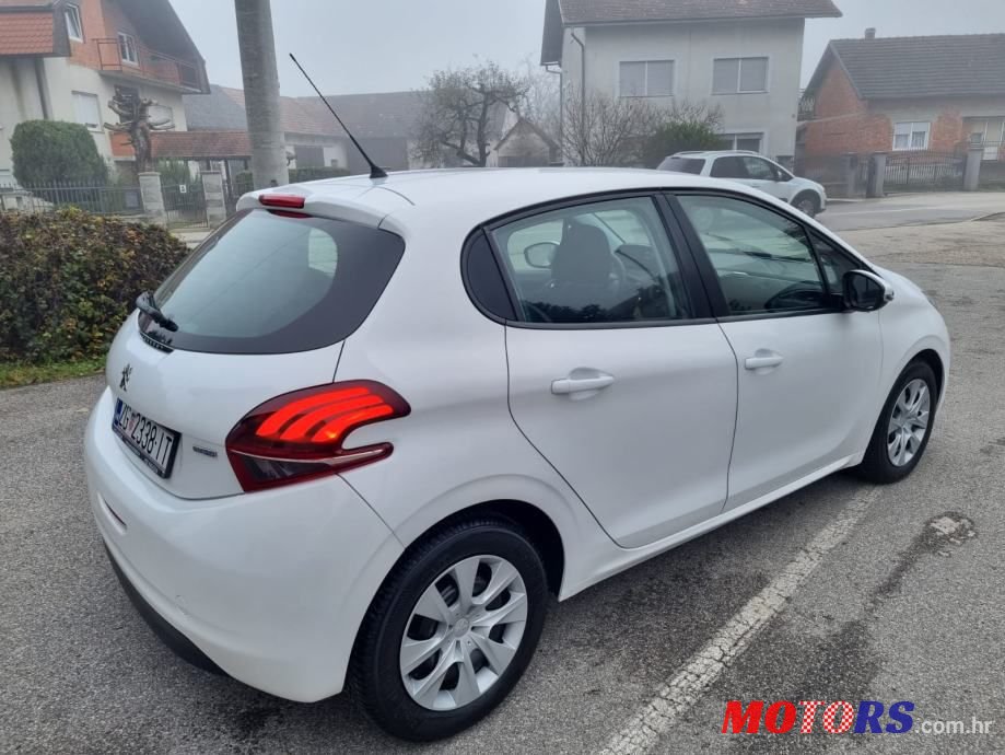 2015' Peugeot 208 1,6 E-Hdi photo #2