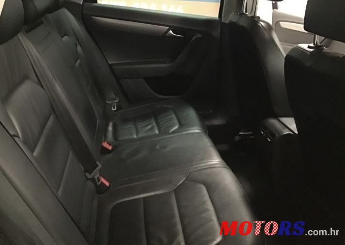 2014' Volkswagen Passat Variant photo #6