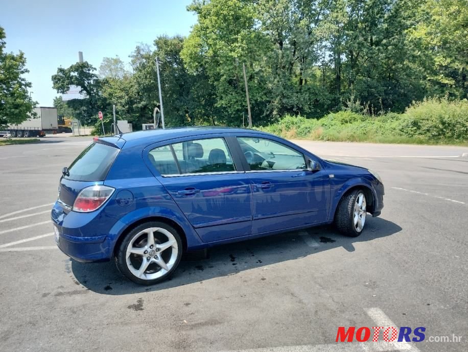 2007' Opel Astra Sport photo #4
