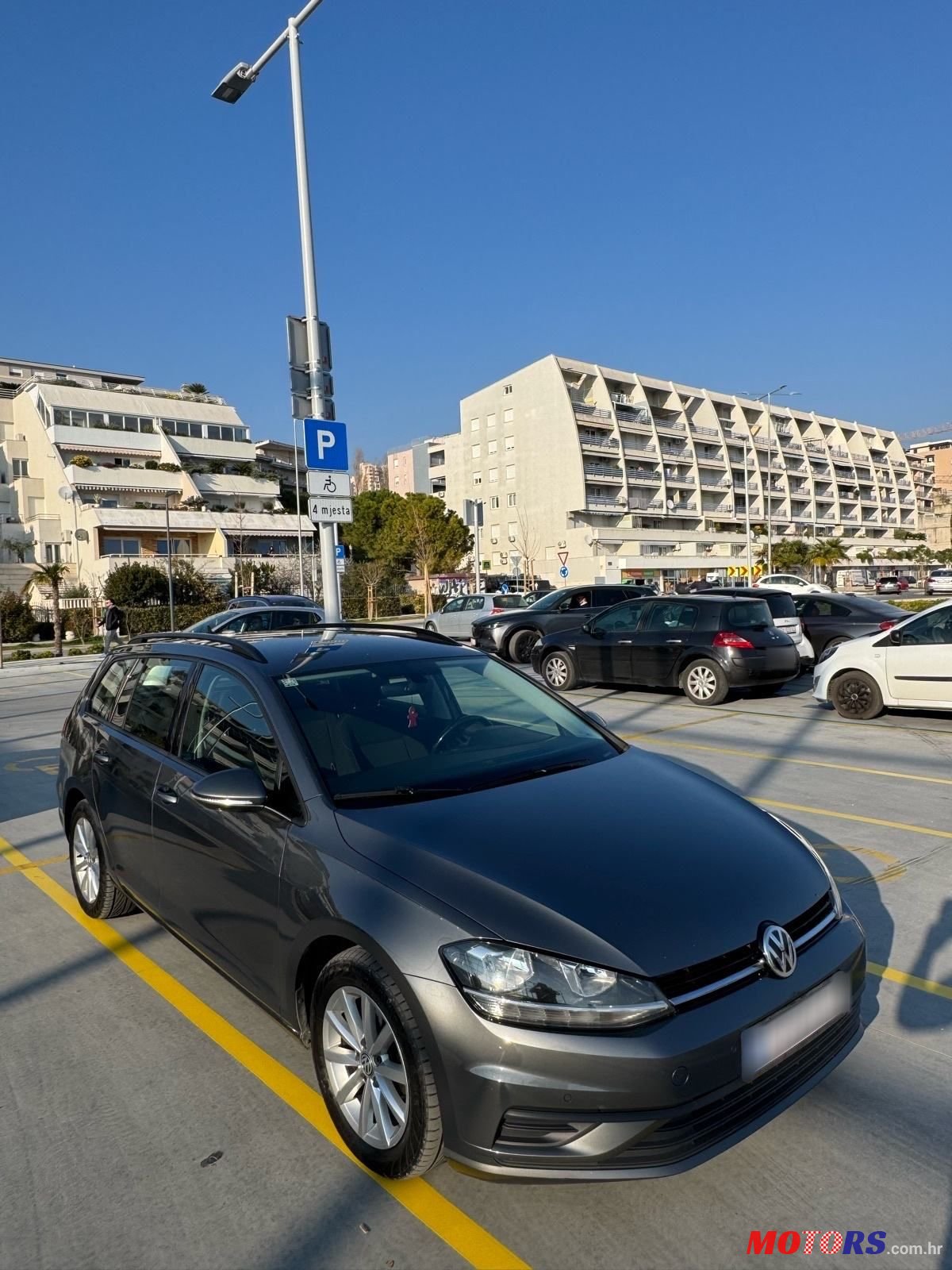 2017' Volkswagen Golf VII Variant photo #1