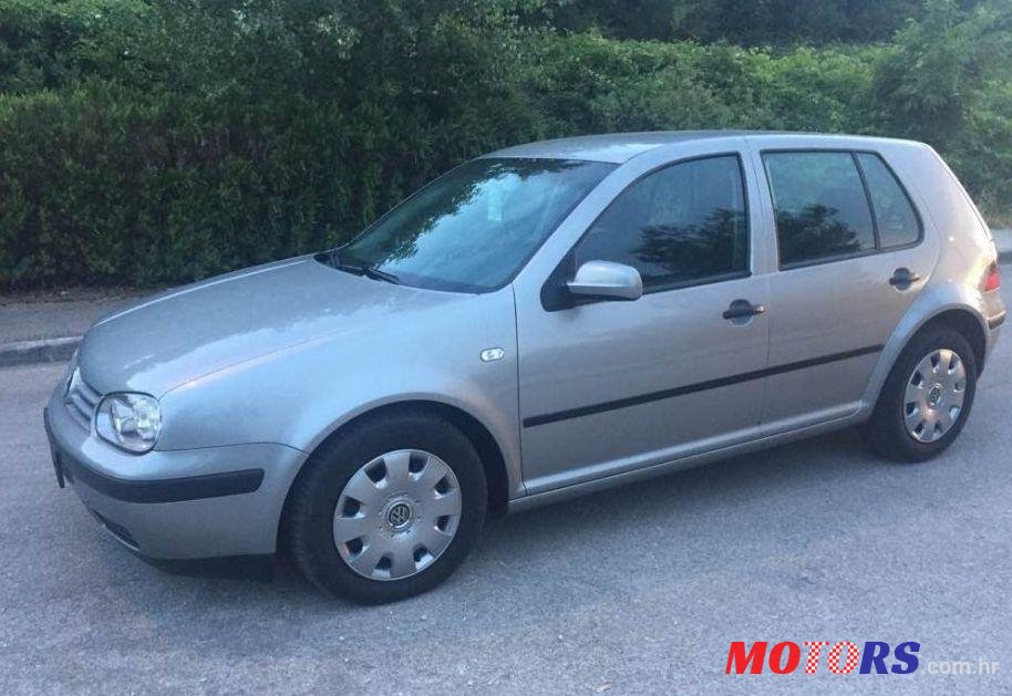 2002' Volkswagen Golf IV photo #1