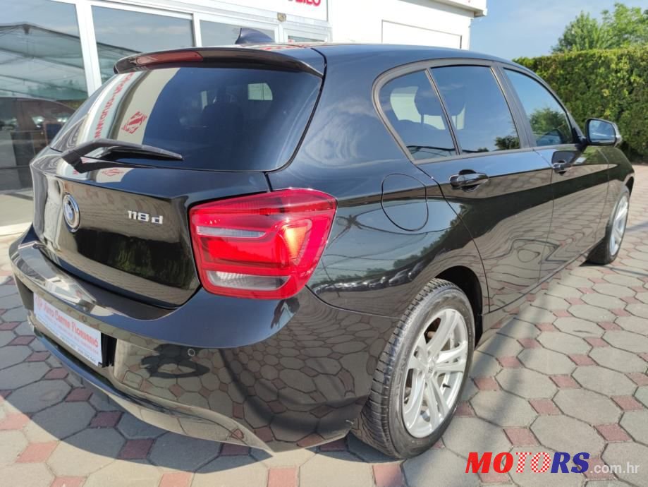2012' BMW Serija 1 118D photo #5