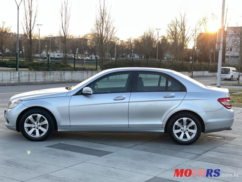 2010' Mercedes-Benz C-Klasa 200 Cdi photo #2