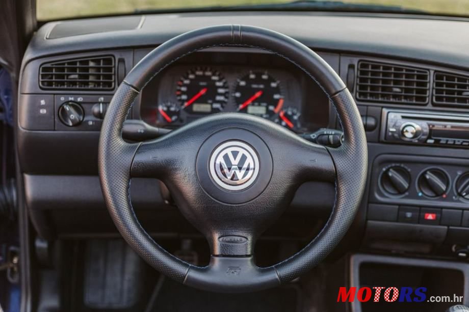 2001' Volkswagen Golf 4 2,0 photo #6