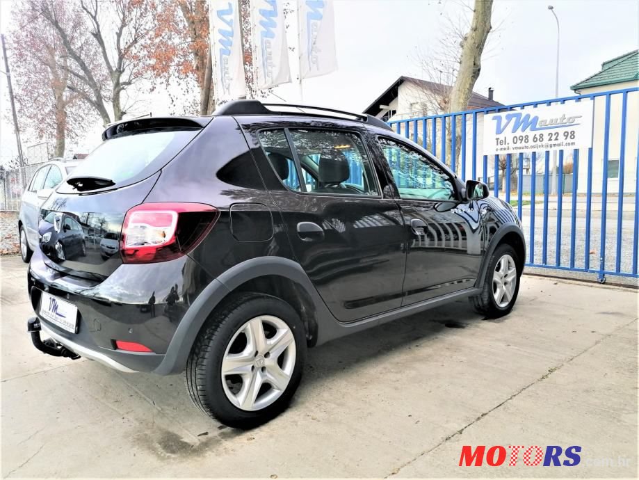 2014' Dacia Sandero photo #3