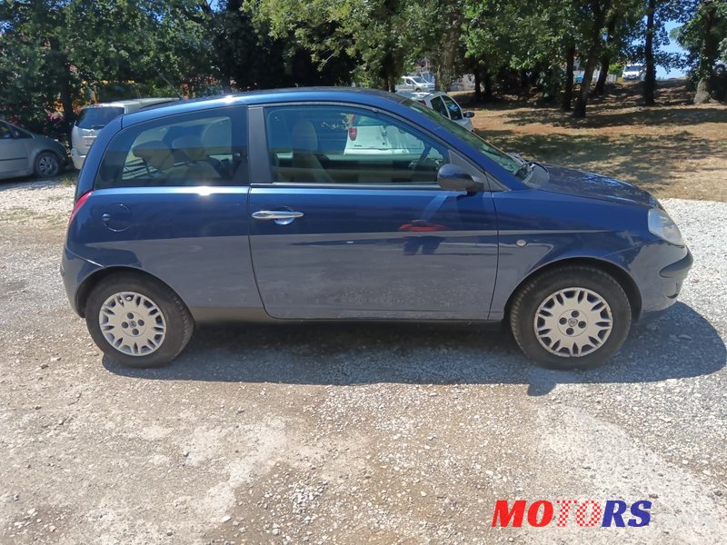 2004' Lancia Y photo #1