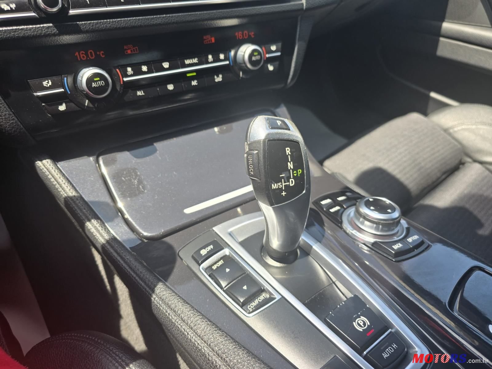 2013' BMW Serija 5 520D photo #6