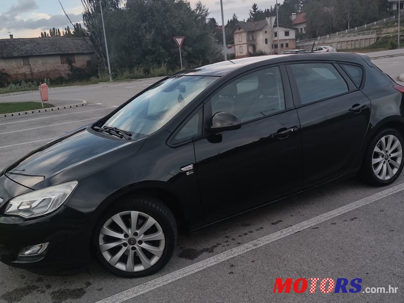 2012' Opel Astra 1,7 Cdti photo #2