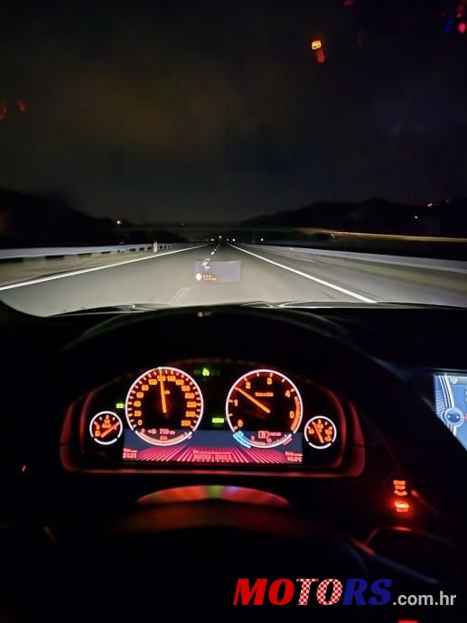 2011' BMW Serija 5 530Xd photo #6