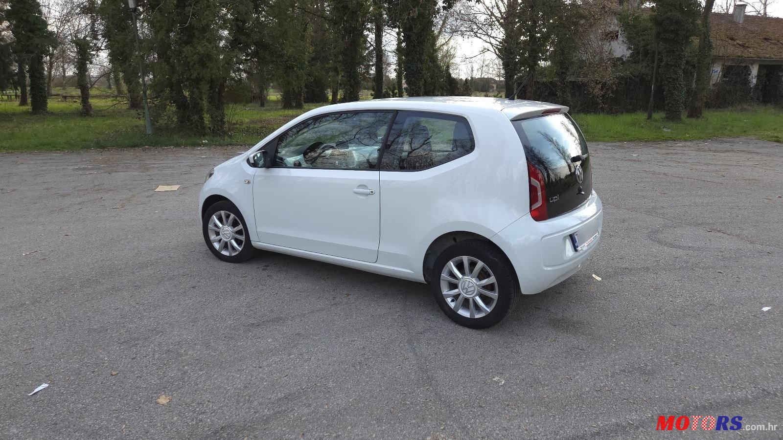 2015' Volkswagen Up! 1,0 Up! photo #5