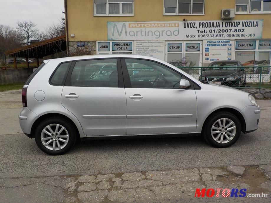 2008' Volkswagen Polo photo #5