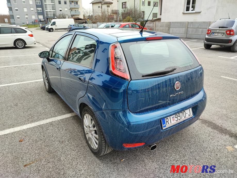 2012' Fiat Punto photo #5
