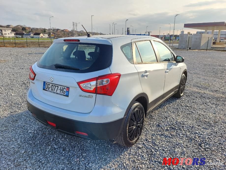 2014' Suzuki SX4 S-Cross photo #4