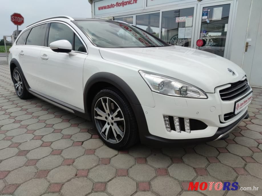 2013' Peugeot 508 Hybrid4 photo #3