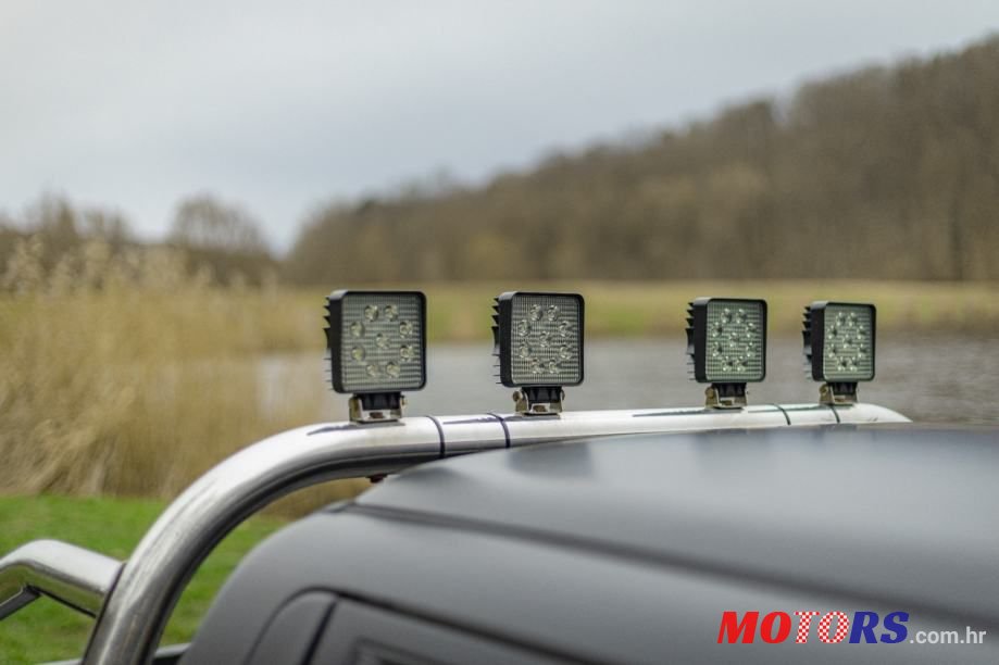 2003' Mitsubishi L200 Pick-Up photo #4