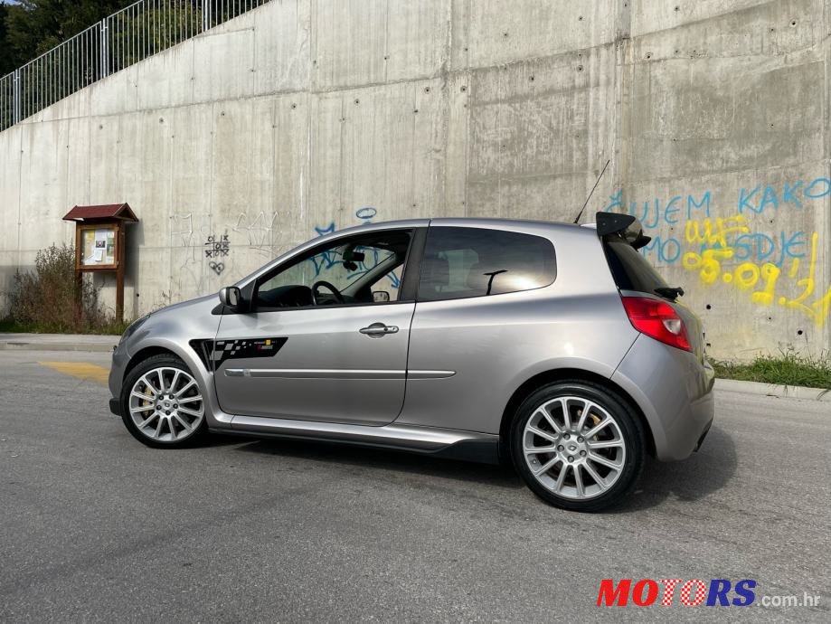 2008' Renault Clio Sport photo #4