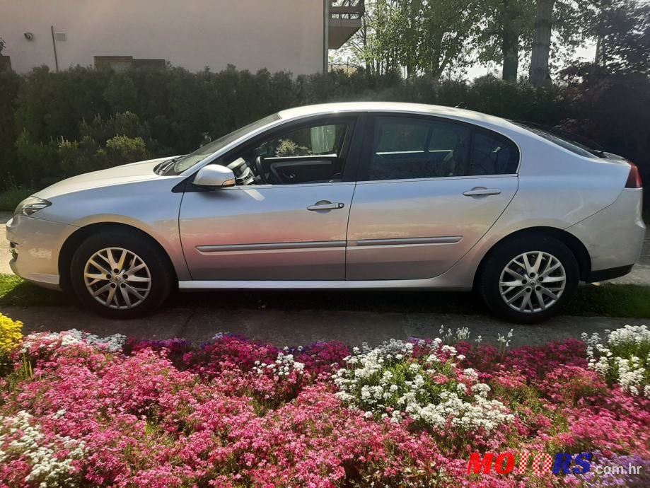 2014' Renault Laguna photo #4