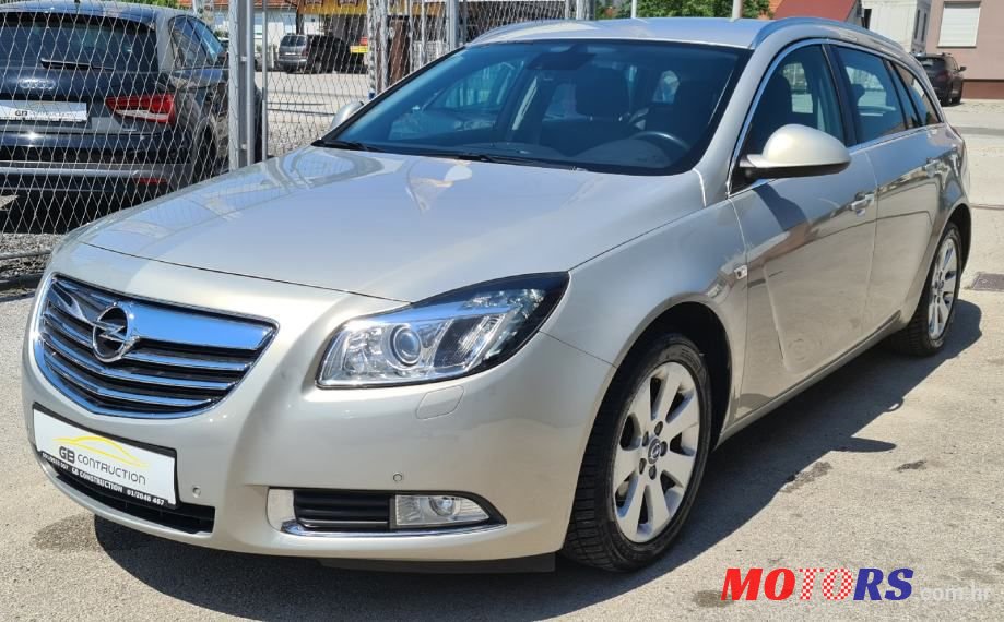 2012' Opel Insignia Karavan photo #2