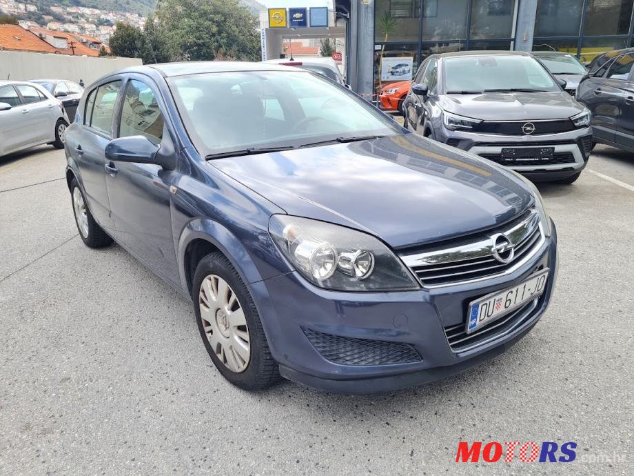 2006' Opel Astra photo #2