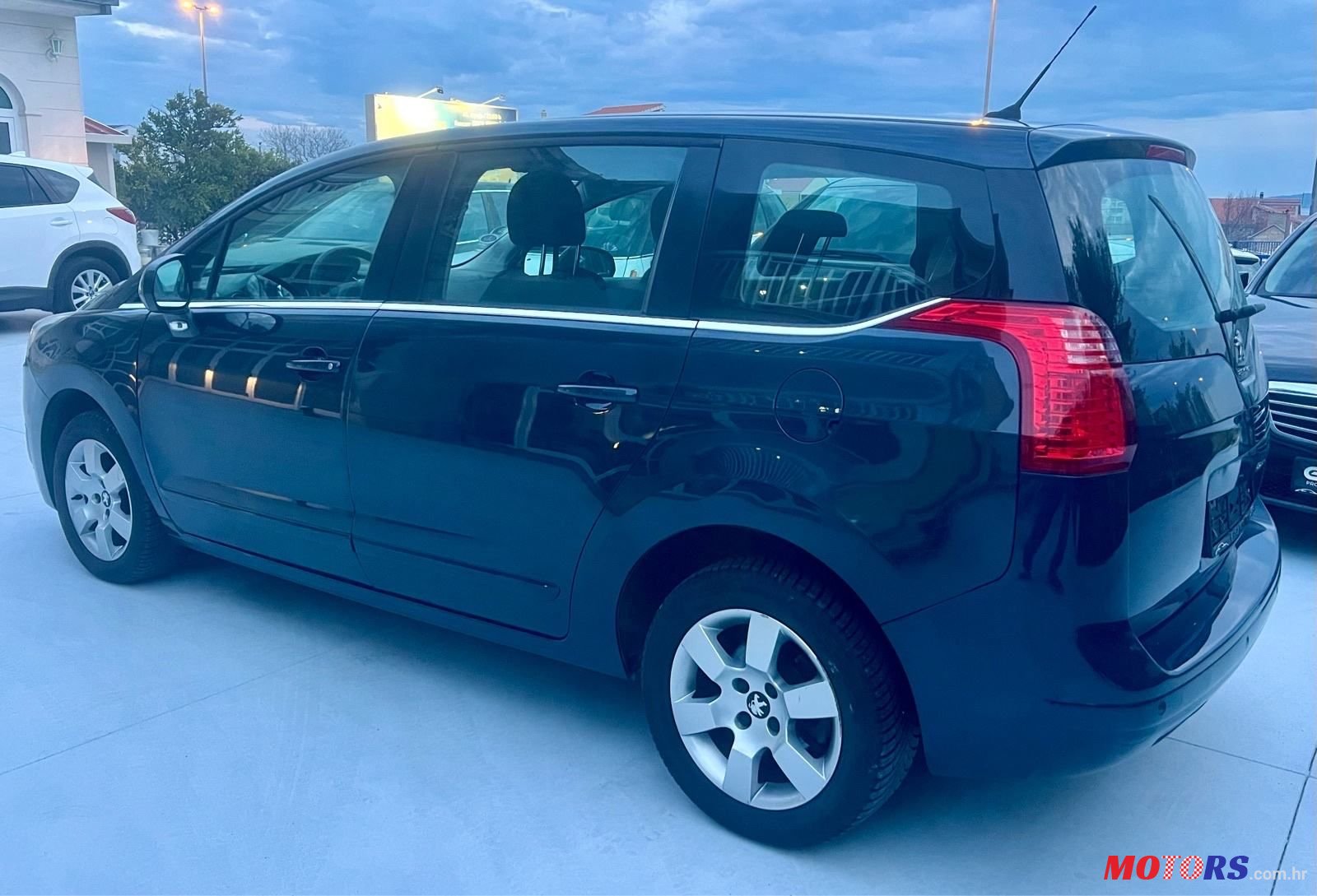 2016' Peugeot 5008 1,2 E-Thp Active photo #3