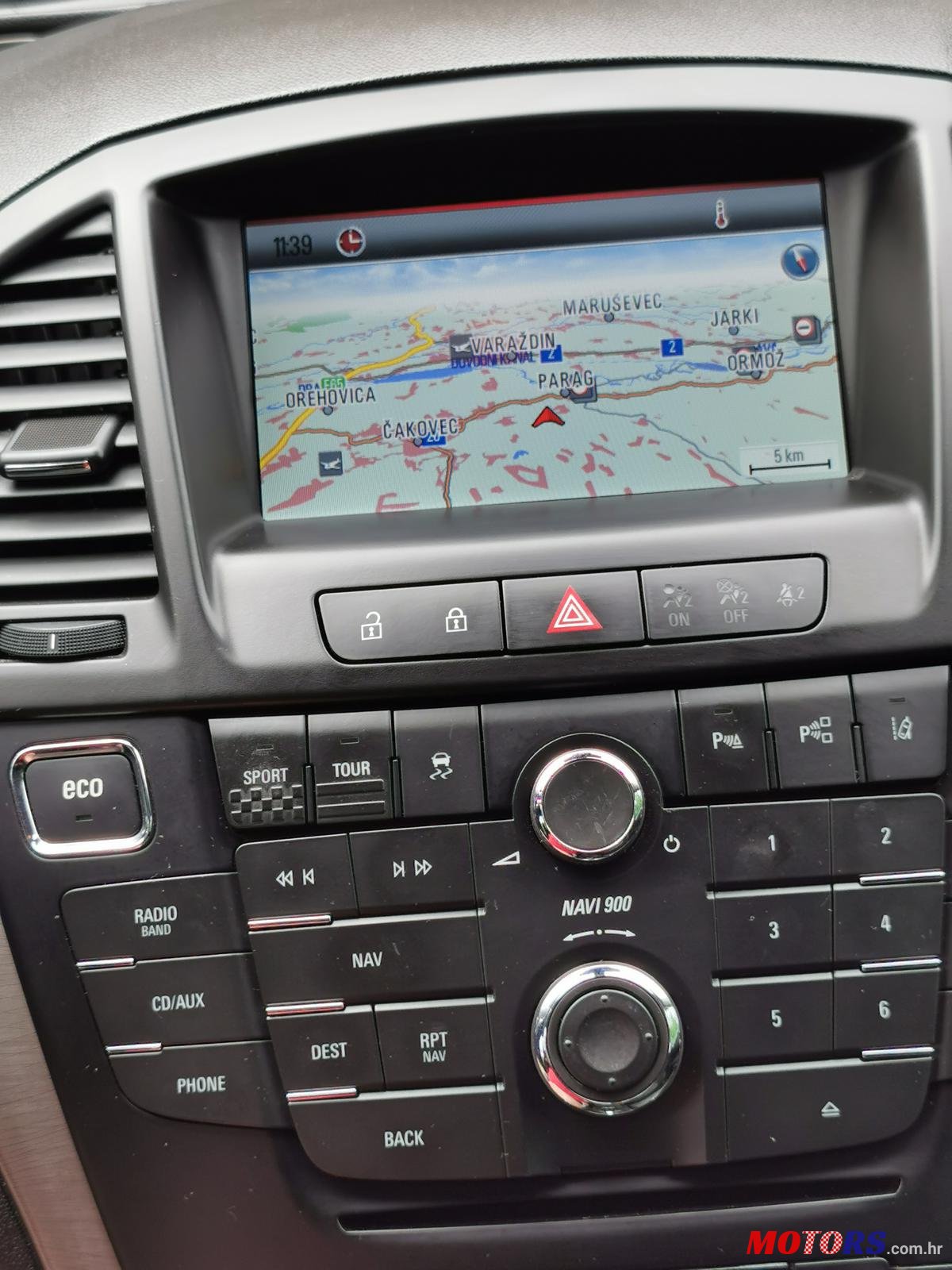 2011' Opel Insignia photo #3