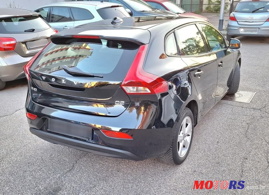 2013' Volvo V40 D2 94G. photo #1