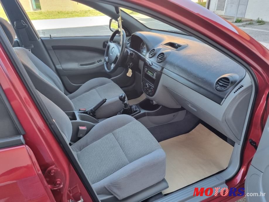 2011' Chevrolet Lacetti photo #5