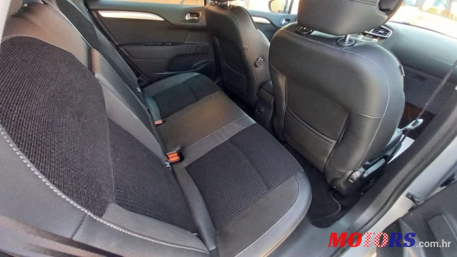 2016' Citroen C4 photo #5