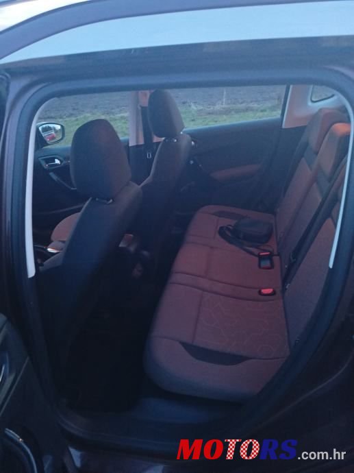 2014' Peugeot 2008 1,6 E-Hdi photo #5