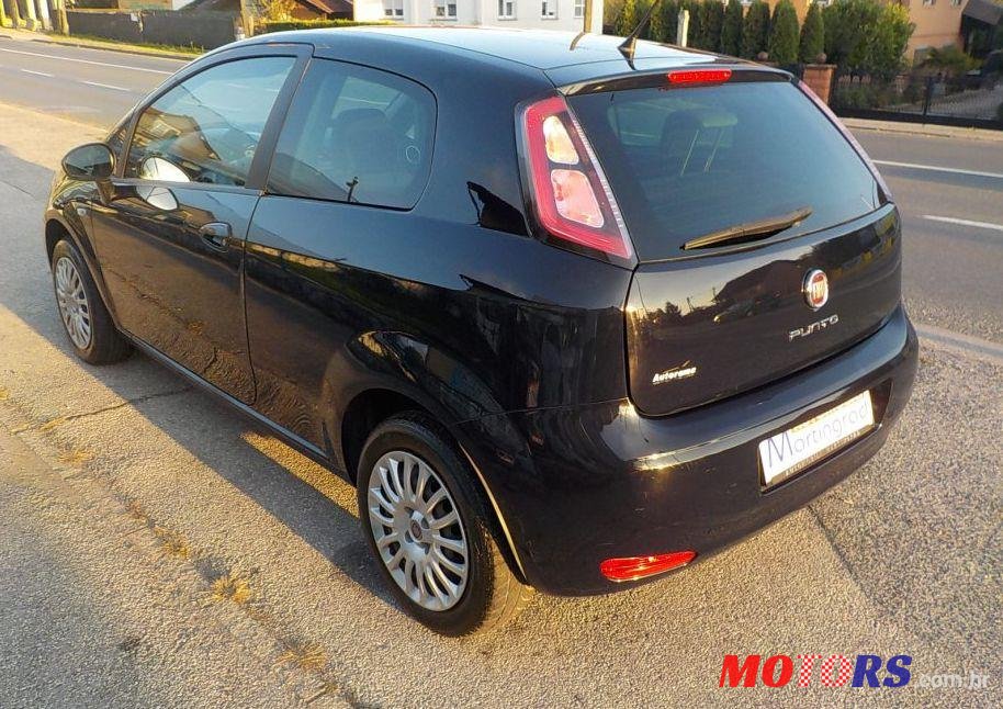 2013' Fiat Grande Punto photo #2