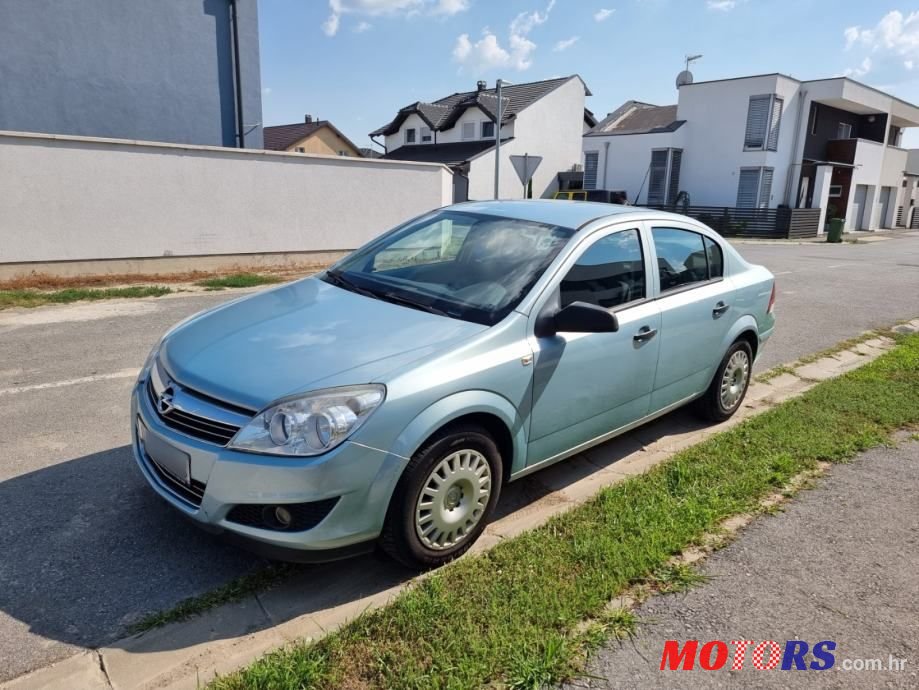 2010' Opel Astra 1,6 photo #1